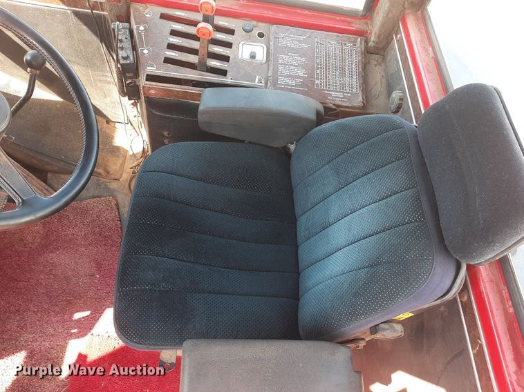 image for item EB9772 1984 Versatile 875  4WD tractor