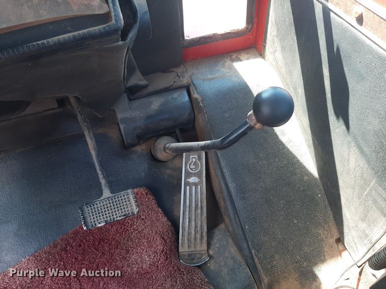 image for item EB9772 1984 Versatile 875  4WD tractor