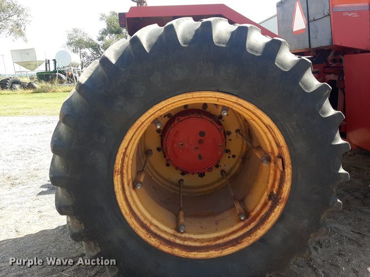 image for item EB9772 1984 Versatile 875  4WD tractor