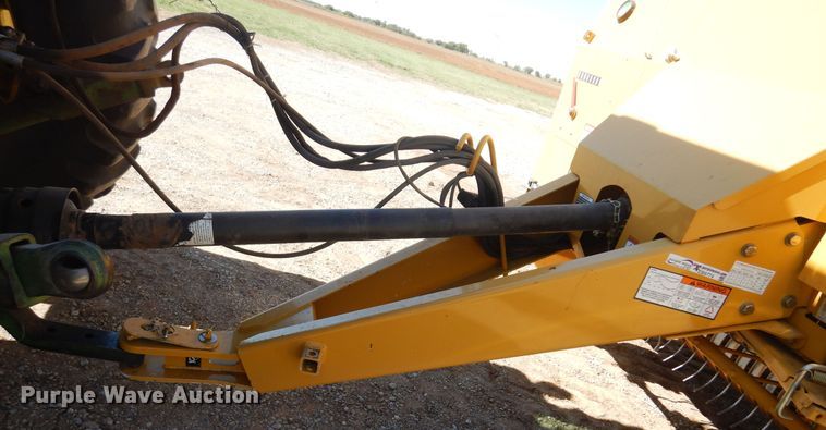 image for item EB9774 2009 Vermeer 605M  round baler