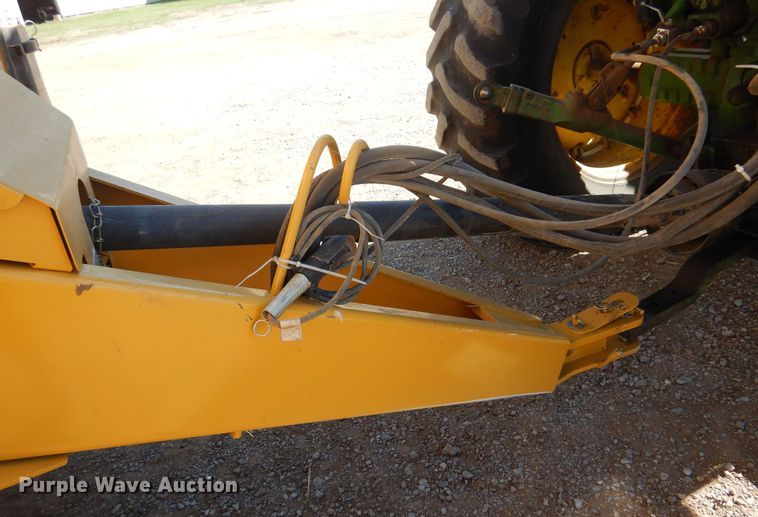 image for item EB9774 2009 Vermeer 605M  round baler