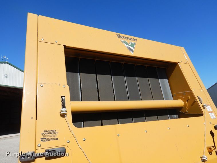 image for item EB9774 2009 Vermeer 605M  round baler