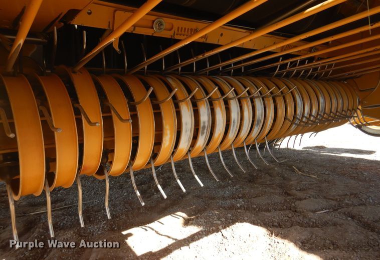 image for item EB9774 2009 Vermeer 605M  round baler