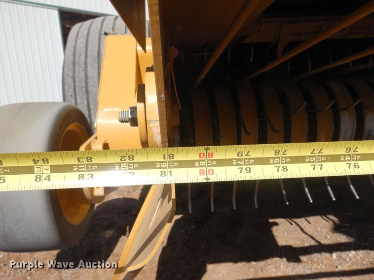 image for item EB9774 2009 Vermeer 605M  round baler