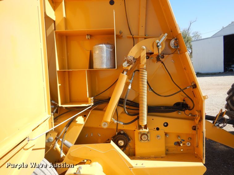 image for item EB9774 2009 Vermeer 605M  round baler
