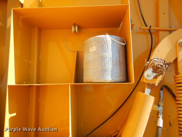 image for item EB9774 2009 Vermeer 605M  round baler