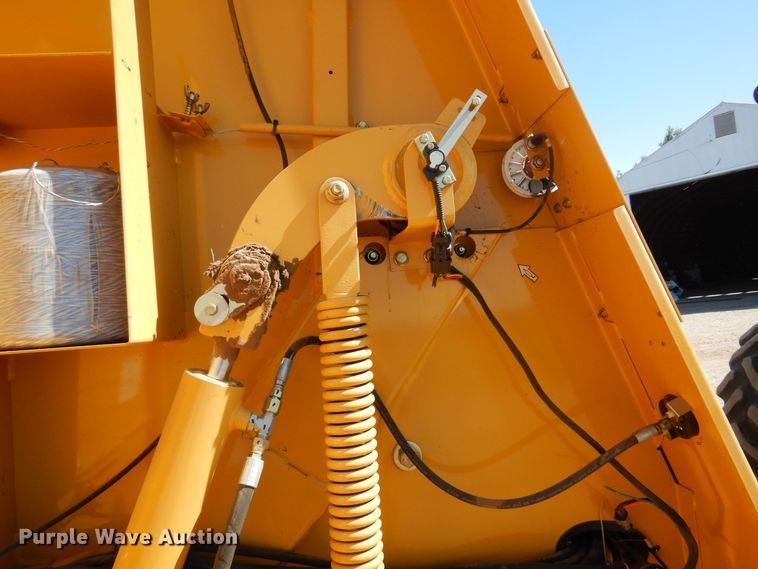 image for item EB9774 2009 Vermeer 605M  round baler