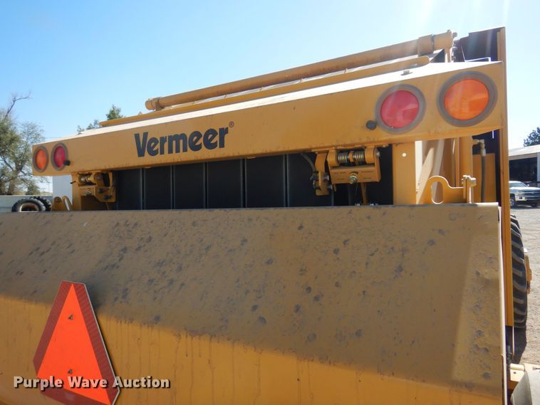 image for item EB9774 2009 Vermeer 605M  round baler