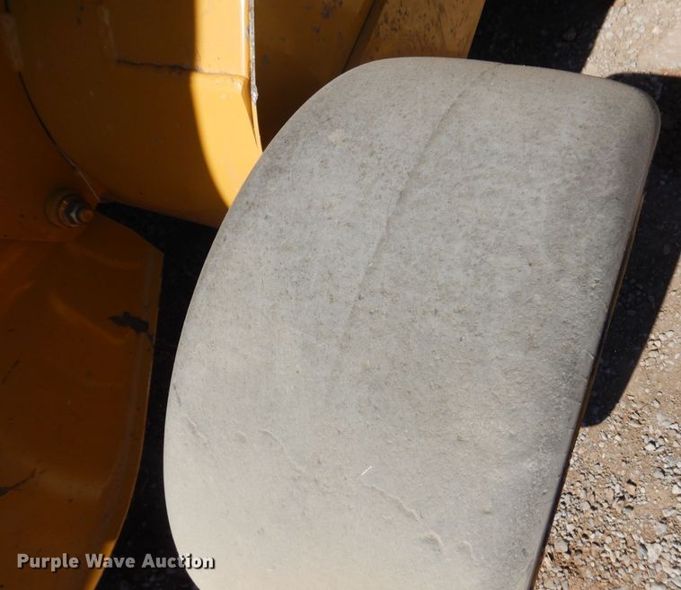 image for item EB9774 2009 Vermeer 605M  round baler