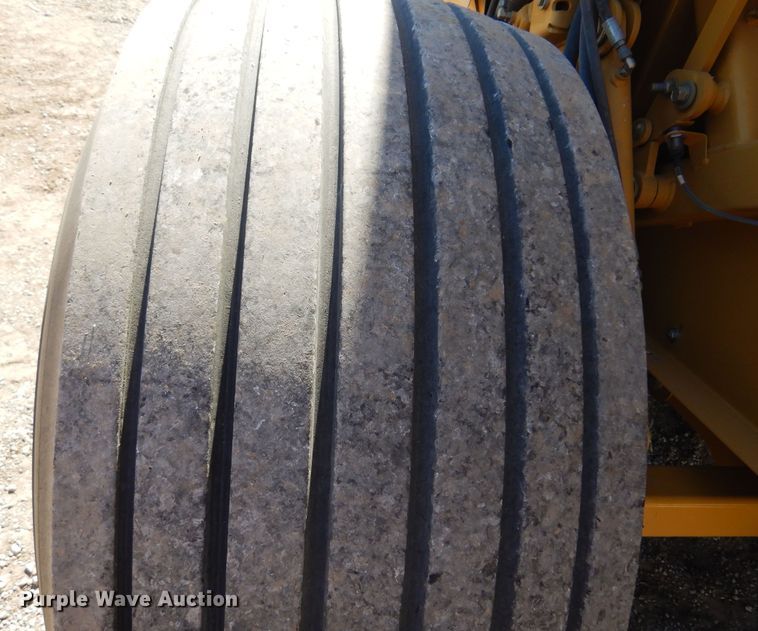 image for item EB9774 2009 Vermeer 605M  round baler