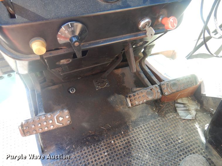 image for item EB9775 1978 John Deere 4240  tractor