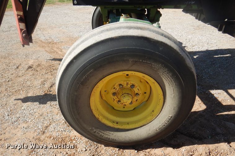 image for item EB9775 1978 John Deere 4240  tractor