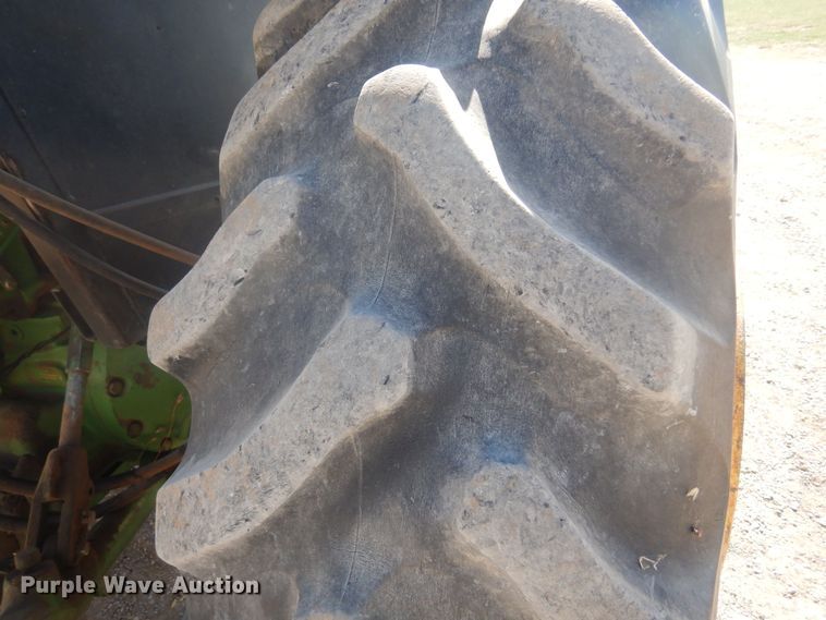 image for item EB9775 1978 John Deere 4240  tractor