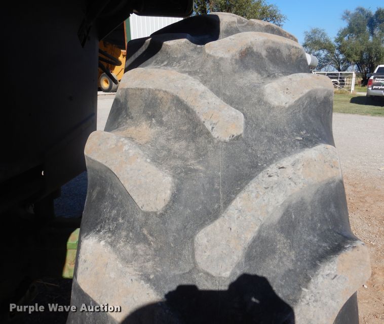 image for item EB9775 1978 John Deere 4240  tractor