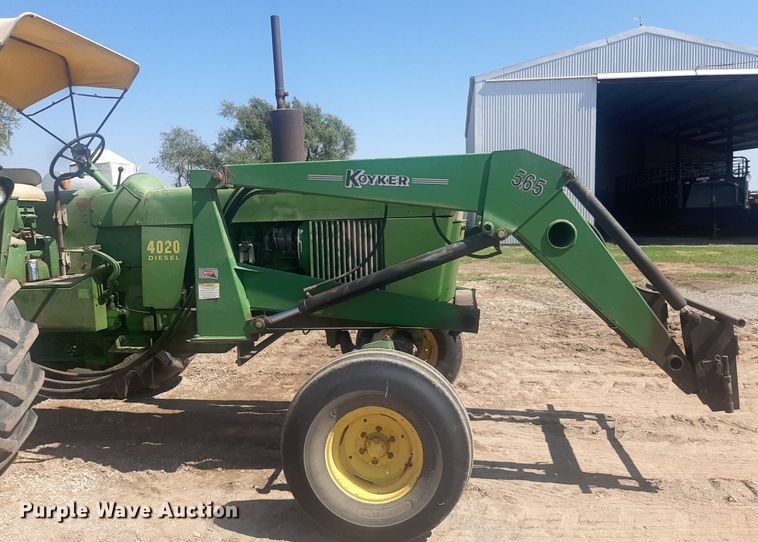 image for item EB9776 1969 John Deere 4020  tractor