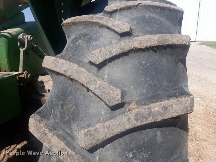 image for item EB9776 1969 John Deere 4020  tractor