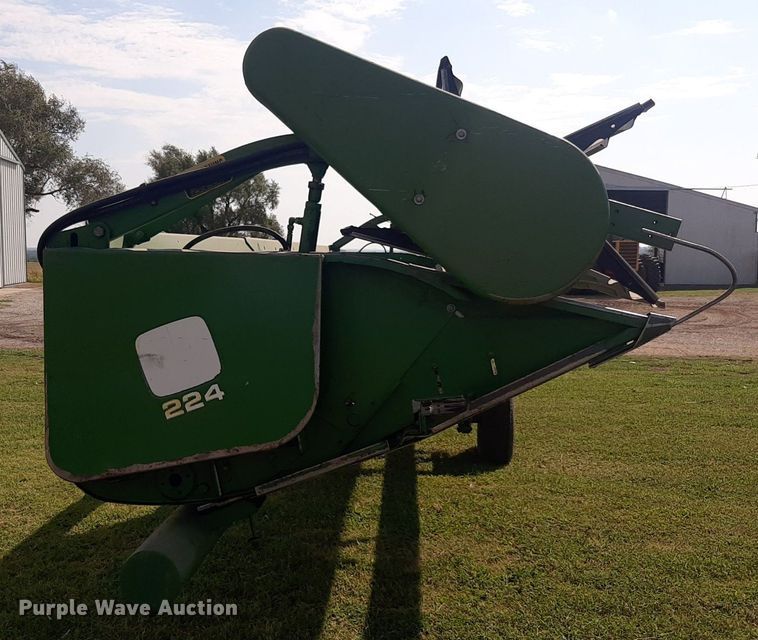 image for item EB9779 John Deere 224  rigid head