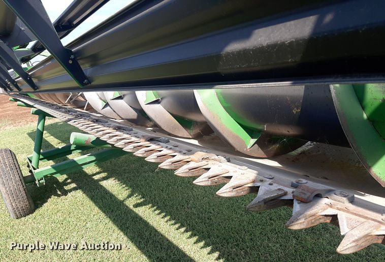 image for item EB9779 John Deere 224  rigid head