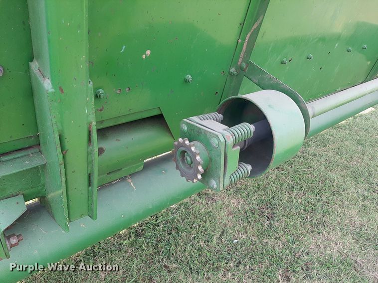 image for item EB9779 John Deere 224  rigid head