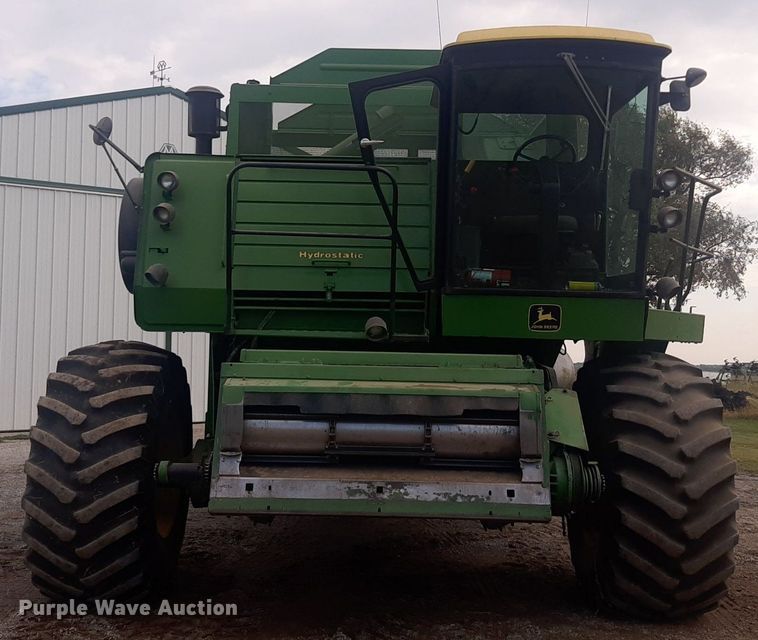 image for item EB9780 1984 John Deere 8820 Turbo  combine