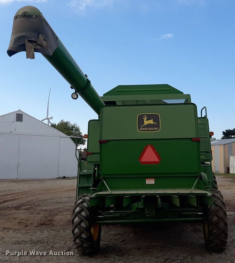 image for item EB9780 1984 John Deere 8820 Turbo  combine