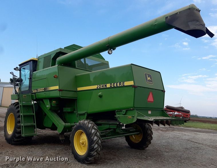 image for item EB9780 1984 John Deere 8820 Turbo  combine