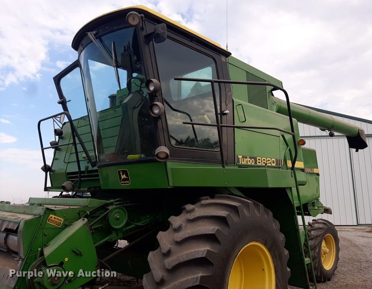 image for item EB9780 1984 John Deere 8820 Turbo  combine