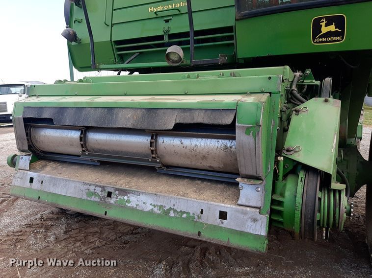 image for item EB9780 1984 John Deere 8820 Turbo  combine