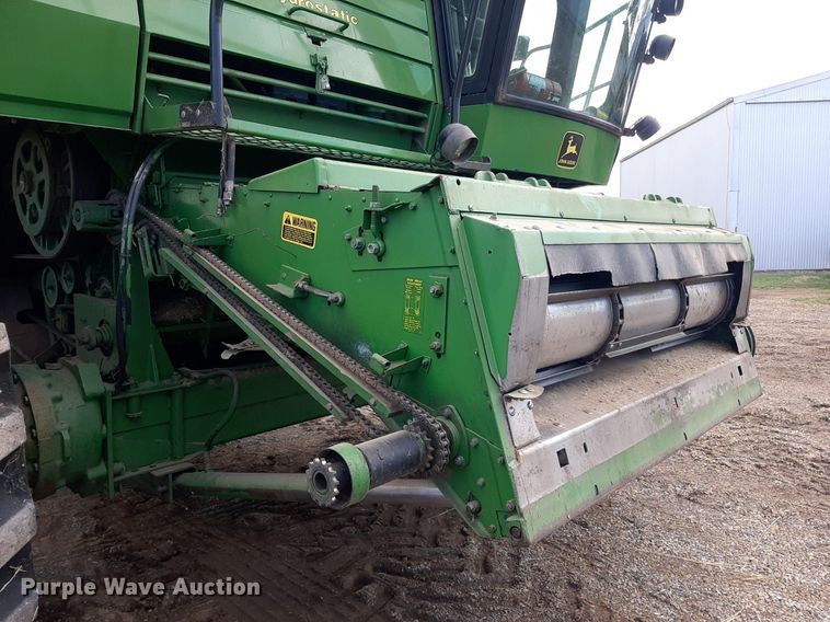 image for item EB9780 1984 John Deere 8820 Turbo  combine