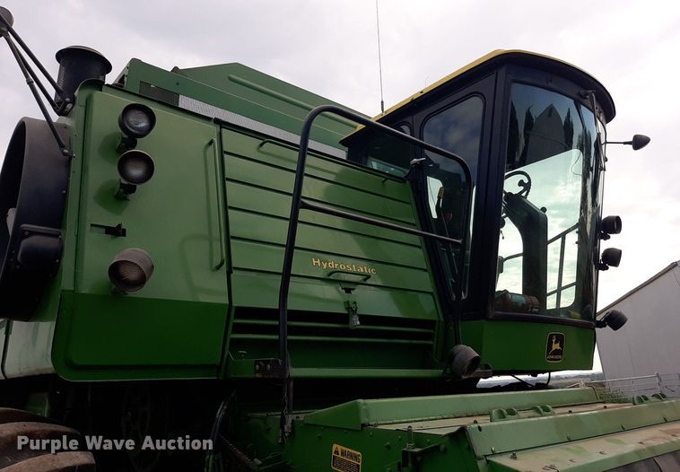 image for item EB9780 1984 John Deere 8820 Turbo  combine