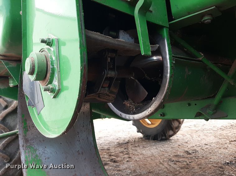 image for item EB9780 1984 John Deere 8820 Turbo  combine