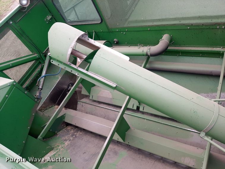 image for item EB9780 1984 John Deere 8820 Turbo  combine