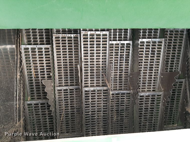 image for item EB9780 1984 John Deere 8820 Turbo  combine