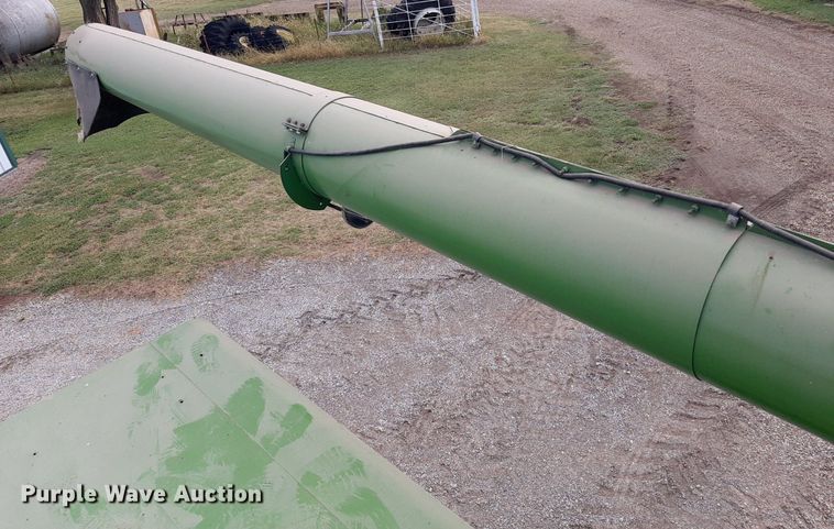 image for item EB9780 1984 John Deere 8820 Turbo  combine