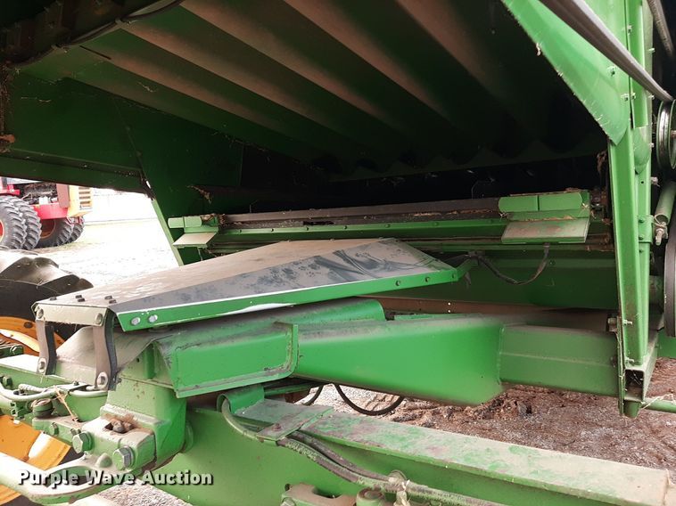 image for item EB9780 1984 John Deere 8820 Turbo  combine