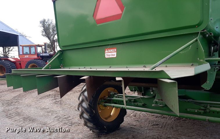 image for item EB9780 1984 John Deere 8820 Turbo  combine