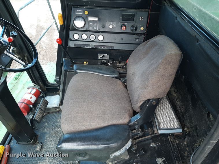 image for item EB9780 1984 John Deere 8820 Turbo  combine