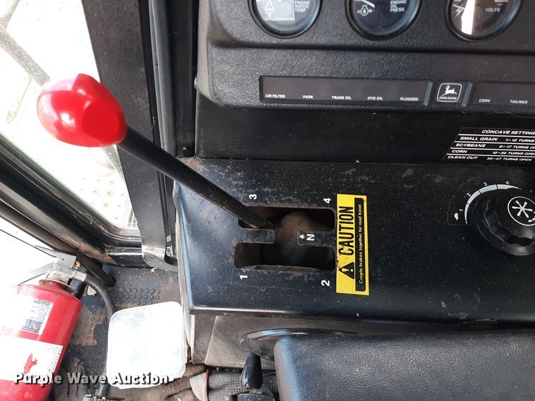 image for item EB9780 1984 John Deere 8820 Turbo  combine