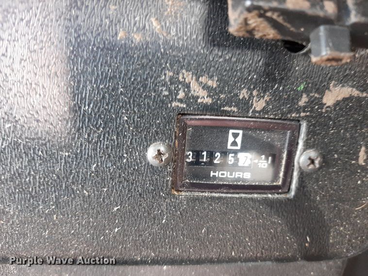 image for item EB9780 1984 John Deere 8820 Turbo  combine