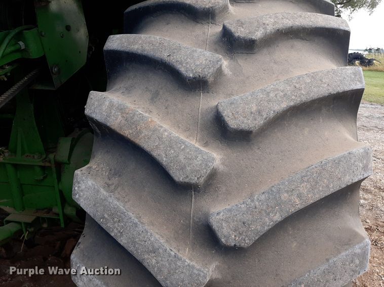 image for item EB9780 1984 John Deere 8820 Turbo  combine