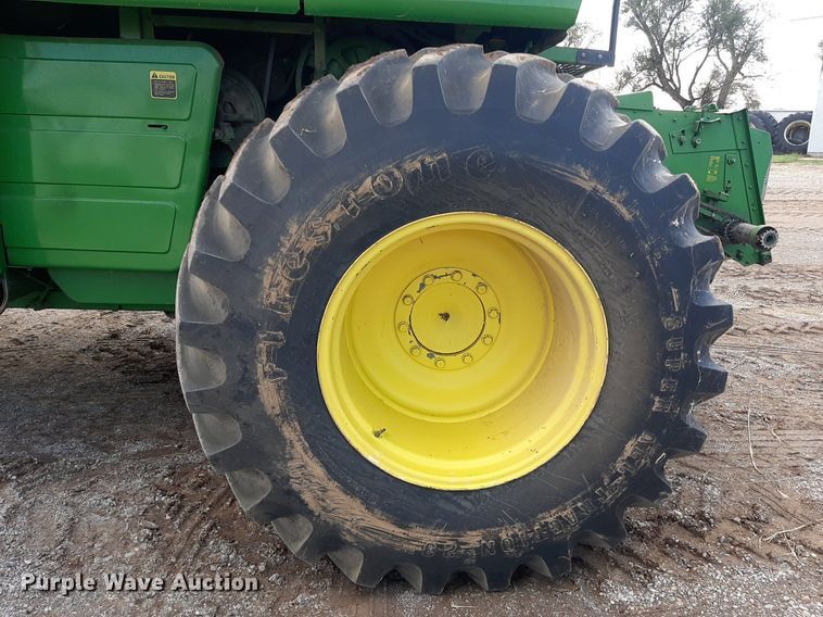 image for item EB9780 1984 John Deere 8820 Turbo  combine