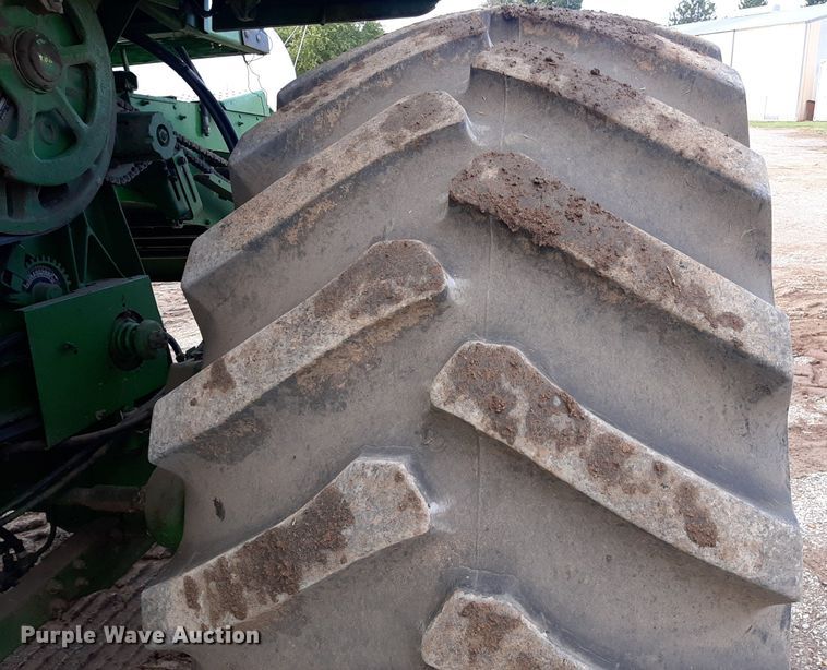 image for item EB9780 1984 John Deere 8820 Turbo  combine