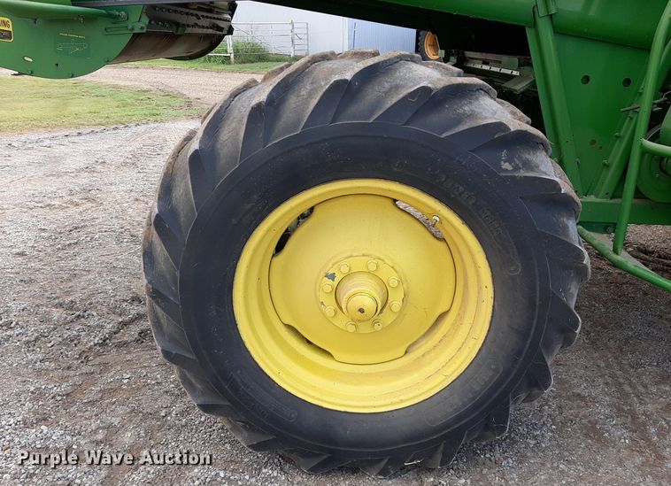 image for item EB9780 1984 John Deere 8820 Turbo  combine