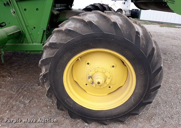 image for item EB9780 1984 John Deere 8820 Turbo  combine