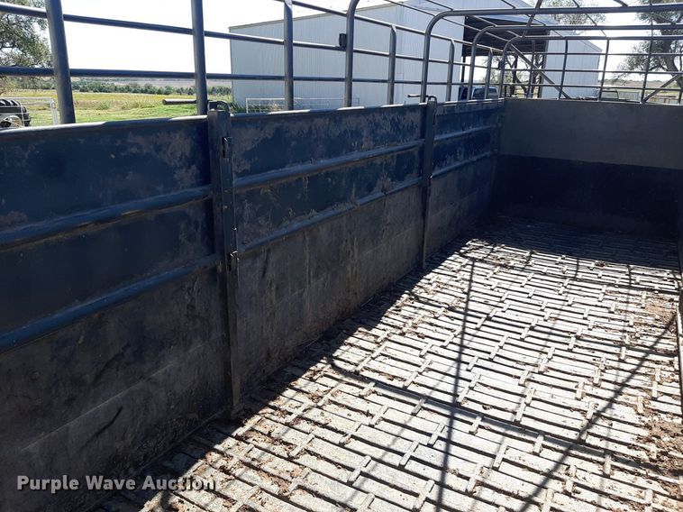 image for item EB9782 2005 Travalong  livestock trailer