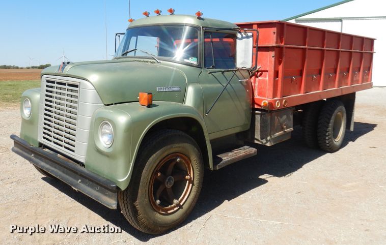 image for item EB9783 1974 International 1700  grain truck