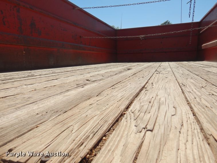 image for item EB9783 1974 International 1700  grain truck