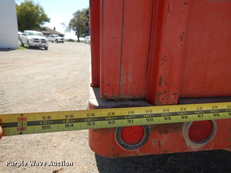 image for item EB9783 1974 International 1700  grain truck