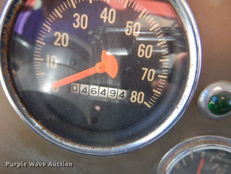 image for item EB9783 1974 International 1700  grain truck