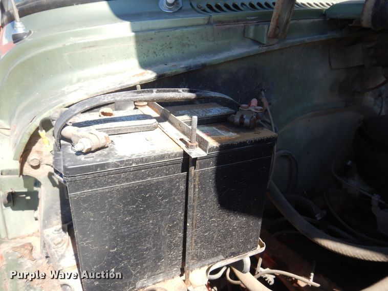 image for item EB9783 1974 International 1700  grain truck